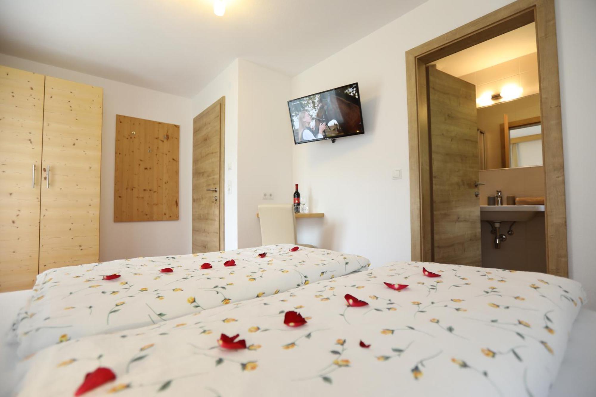 Haus Maria Bed & Breakfast Герлос Екстериор снимка